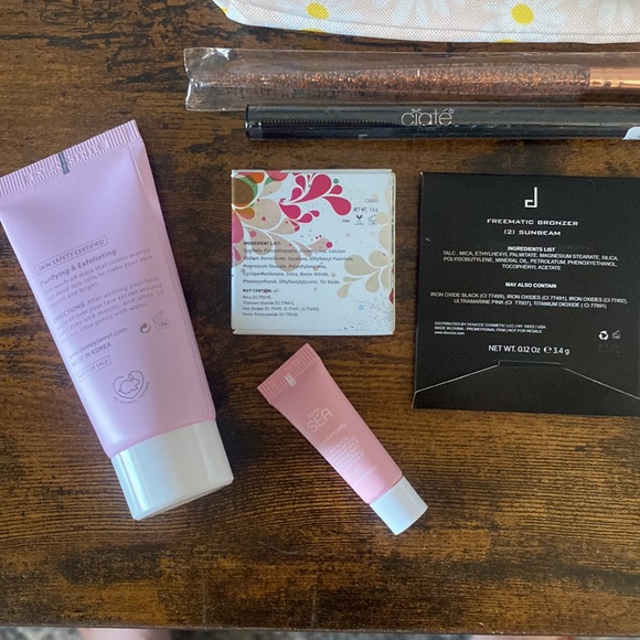 Makeup Bundle with Ipsy Bag - Picture 2 of 4